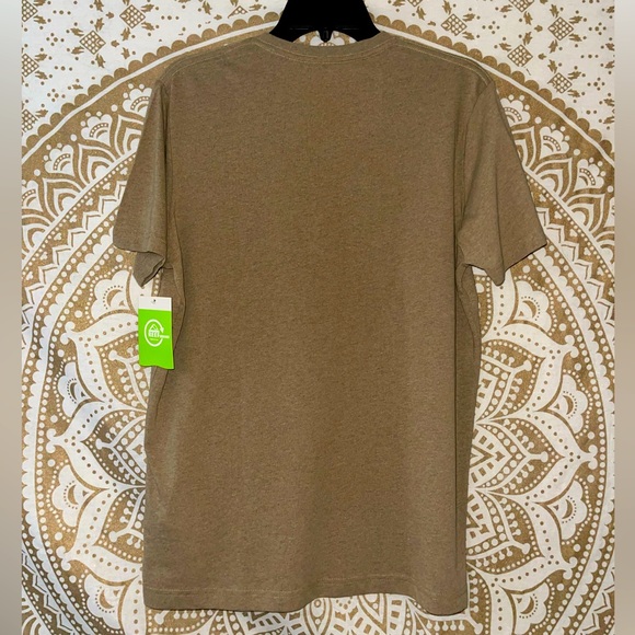 ✨HP✨ NWT “REEF” MEN’S SHORT SLEEVE T-SHIRT, SIZE MEDIUM - Picture 3 of 6
